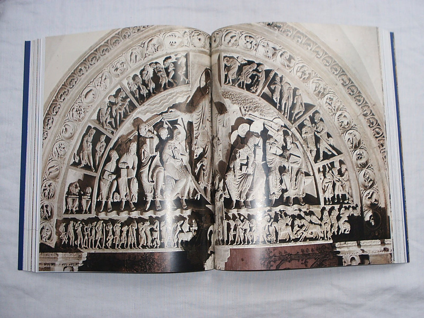 Libro - La grande storia dell'arte-Il Medioevo - Autori vari