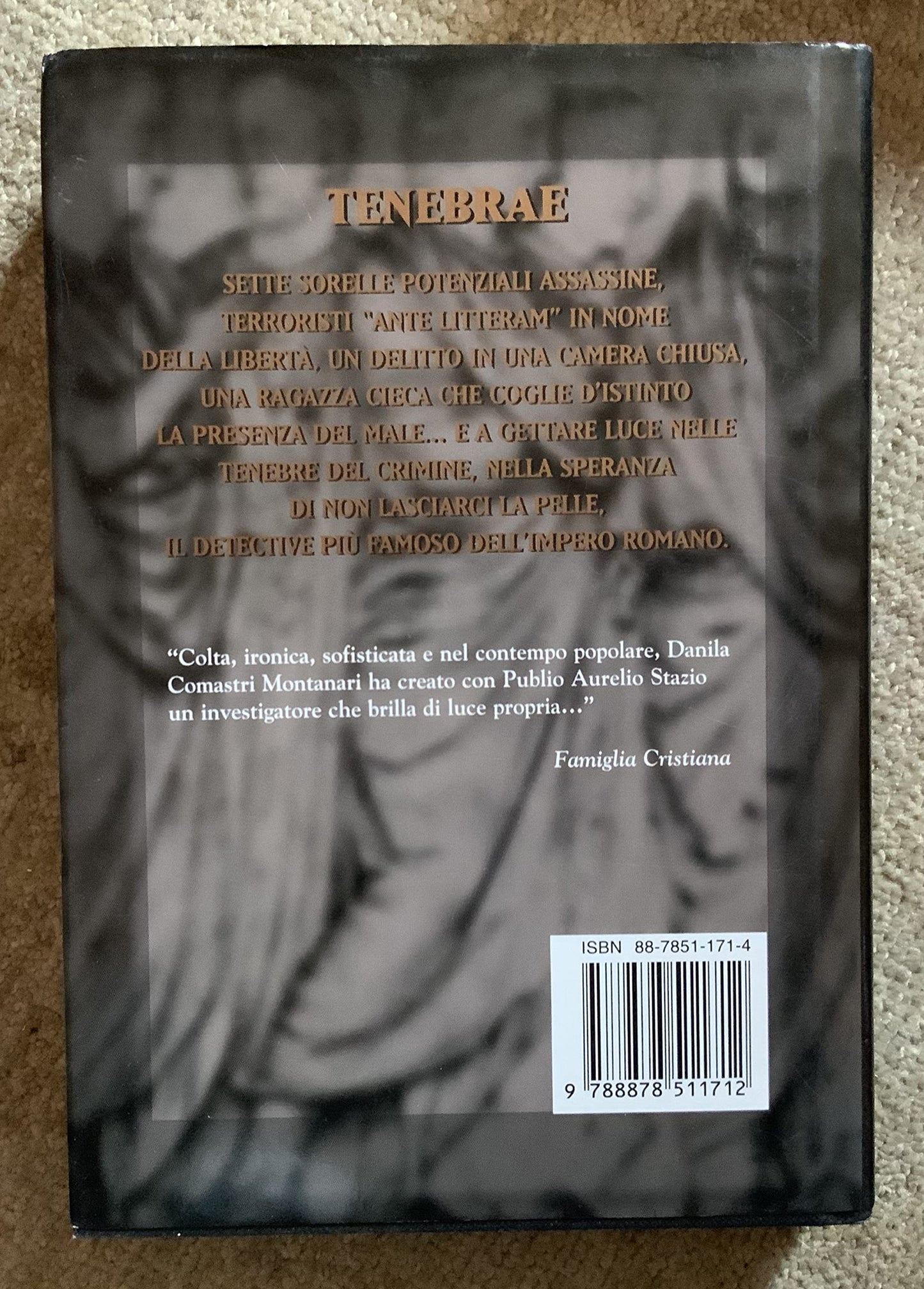 Libro - Tenebrae - Comastri Montanari, Danila