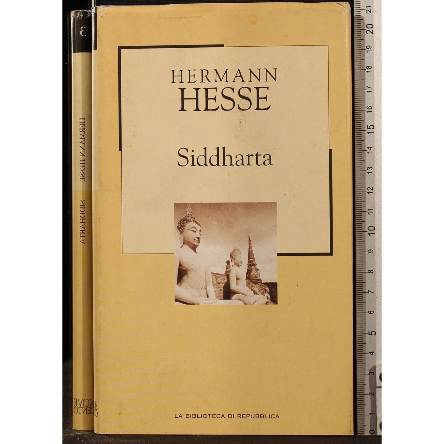Libro - SIDDHARTA HERMANN HESSE LA BIBLIOTECA DI REPUBBLICA
