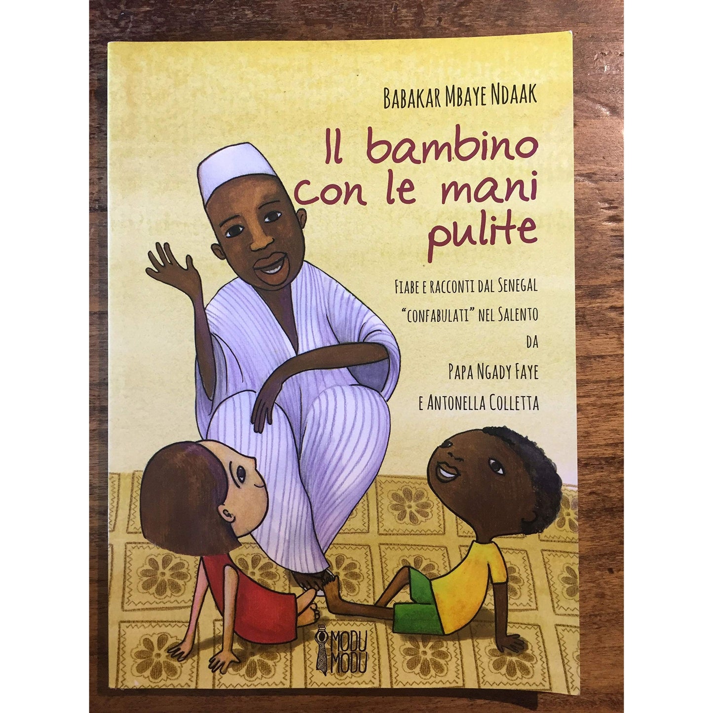 Libro - Bambino con le mani pulite Fiabe e racconti dal Senegal conf