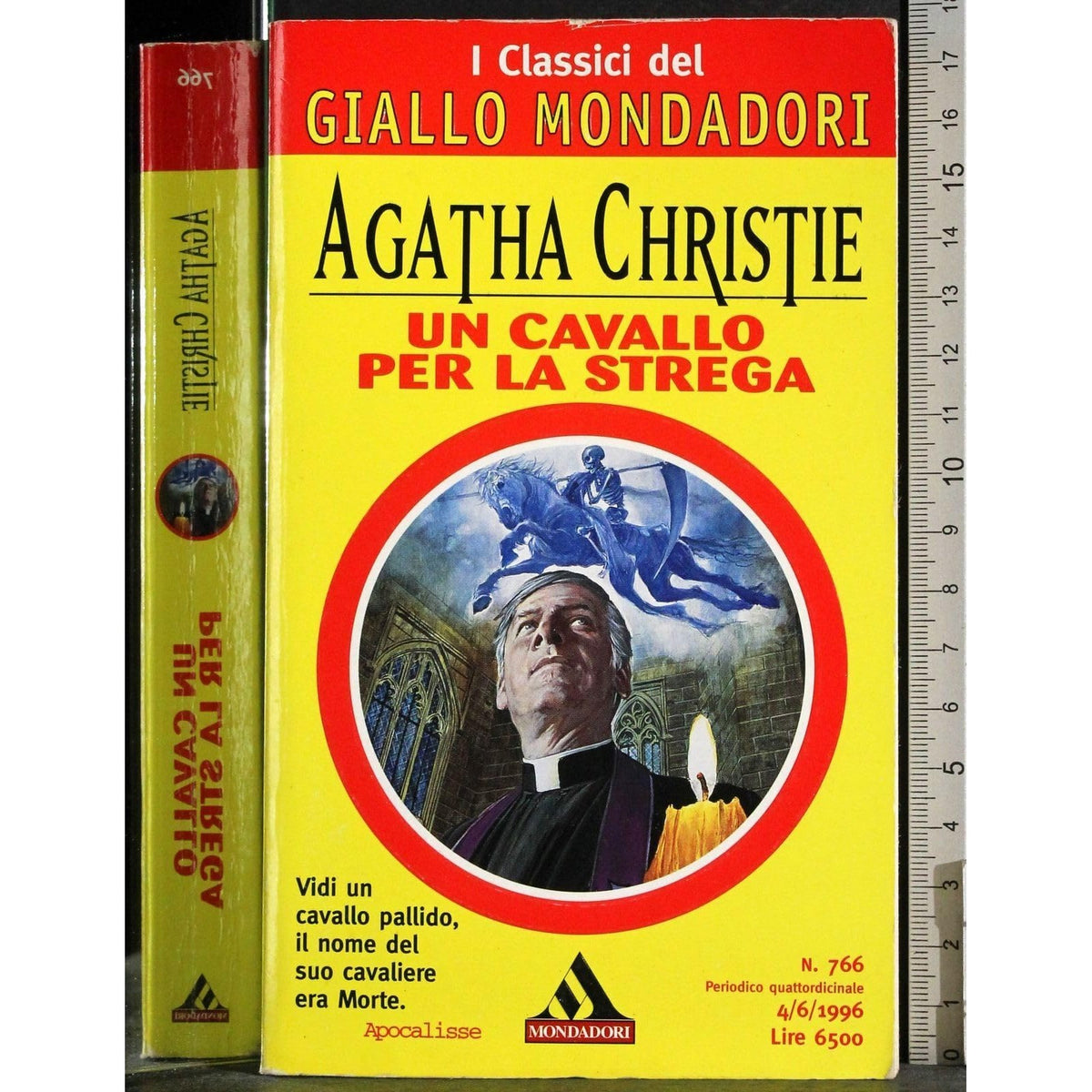 Libro - Un cavallo per la strega - Agatha, Christie