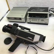 Carica l&#39;immagine nel visualizzatore di Gallery, Videoregistratore PANASONIC portatile VHS NV-100 sint NV-V10 videocamera WVP-50E