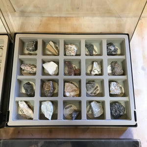 Lot of minerals 70 pieces 4 display packs the magical world of minerals