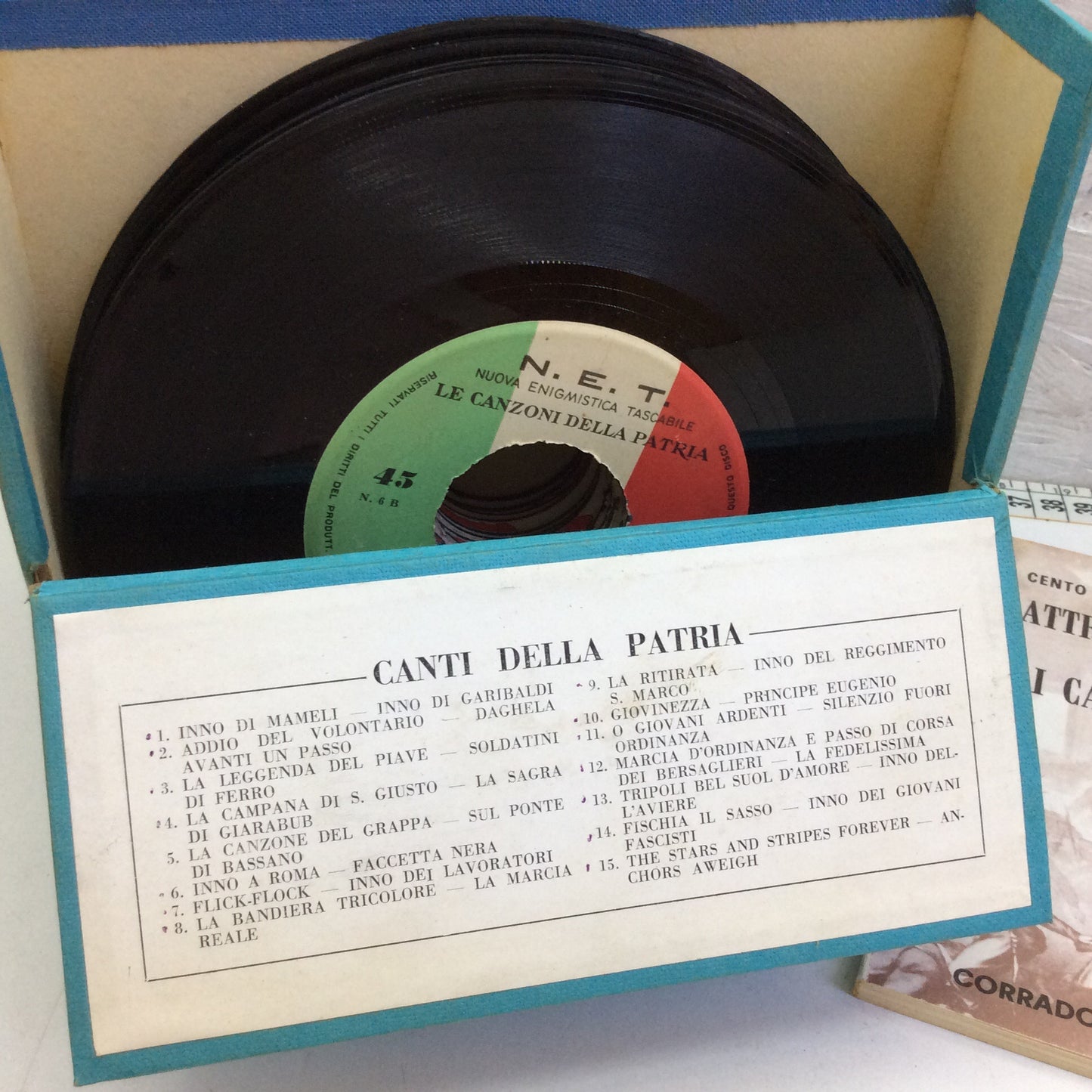 Vinili 45 giri CANTI DELLA PATRIA + libro STORIA D’ITALIA ATTRAVERSO GL’INNI POP