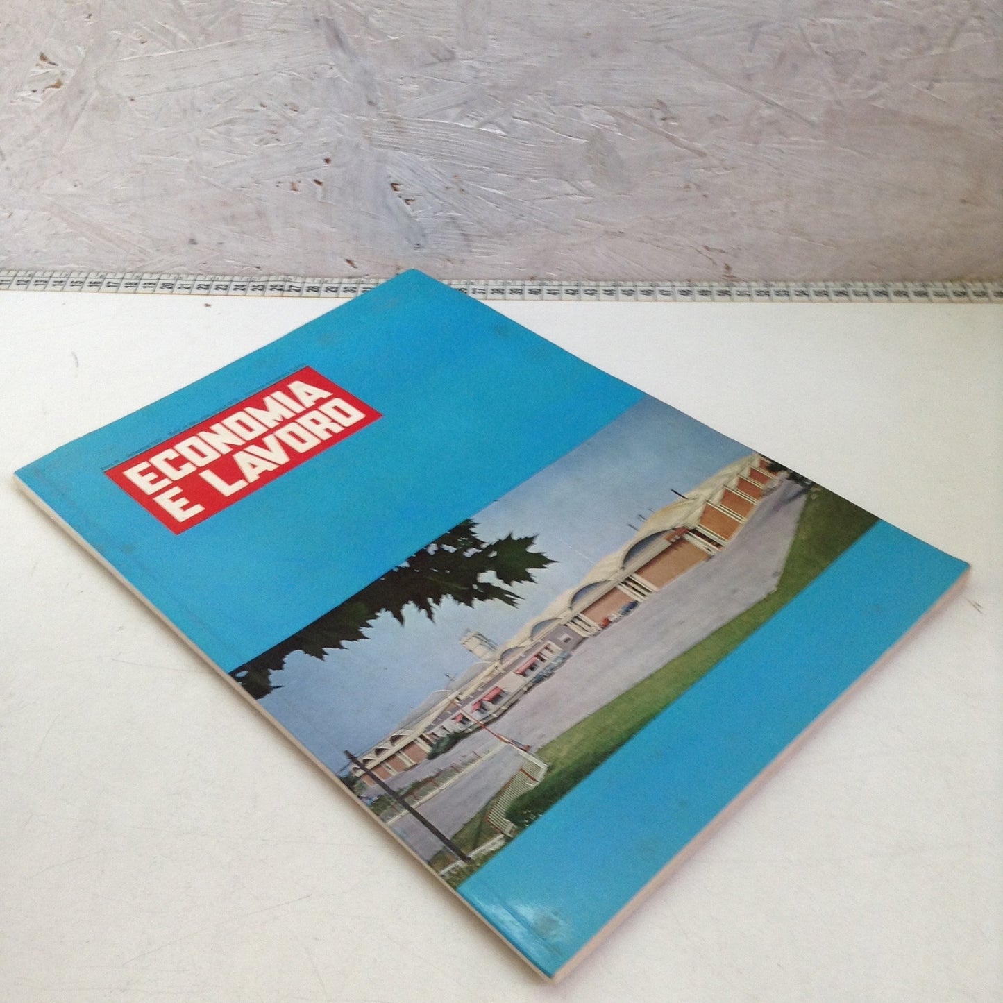 Libro - Economia e lavoro - Attività aziende veneto friuli lombardia marche 1976