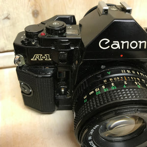 Macchina fotografica analogica CANON A-1 con 2 obiettivi FD 50 100-200mm flash
