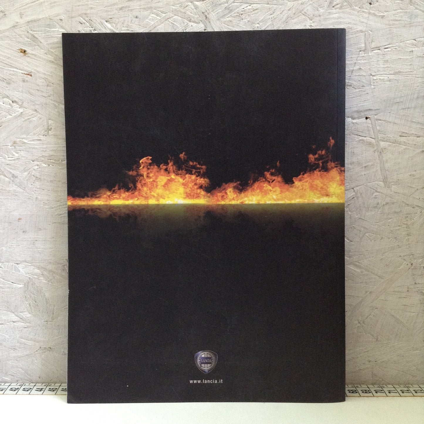 Libro - Lancia. Una storia di eleganza e temperamento Ypsilon 2006