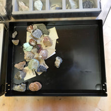Carica l&#39;immagine nel visualizzatore di Gallery, Lotto minerali 70 pezzi 4 confezioni espositori il magico mondo dei minerali