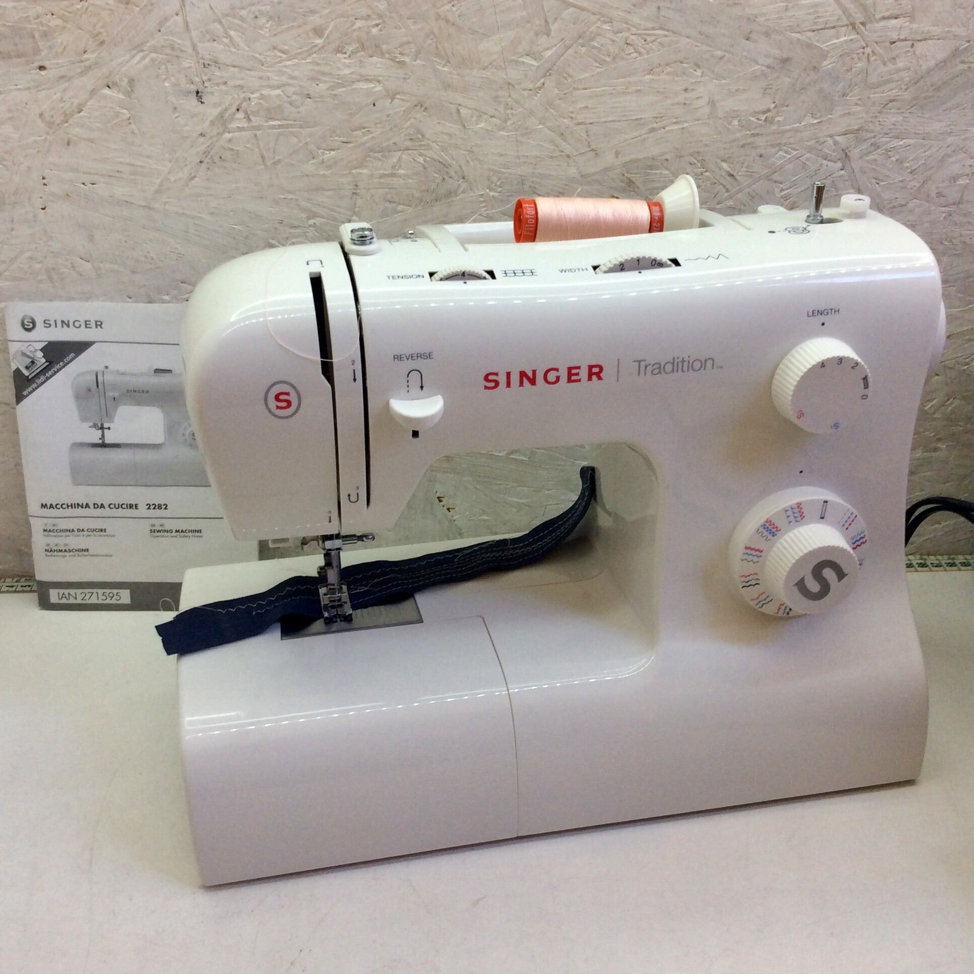 Singer Tradition 2282 - Sewing machine