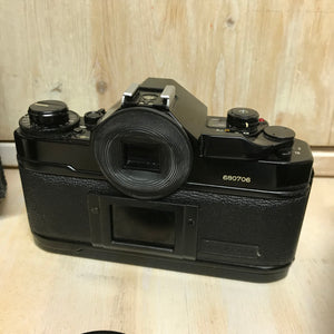 Macchina fotografica analogica CANON A-1 con 2 obiettivi FD 50 100-200mm flash